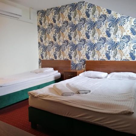 Pensjonat Telimena Hotel Zwierzyniec Buitenkant foto