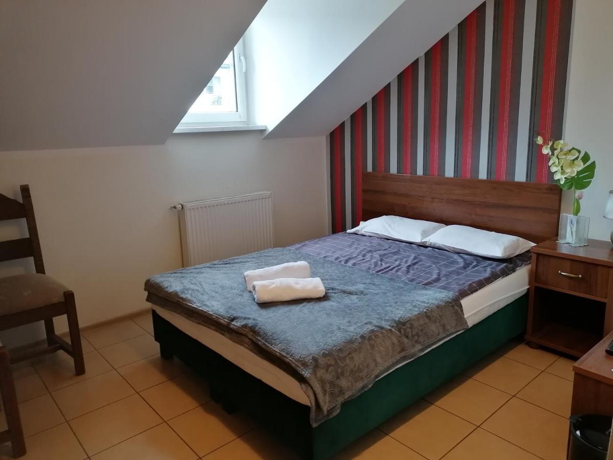 Pensjonat Telimena Hotel Zwierzyniec Buitenkant foto