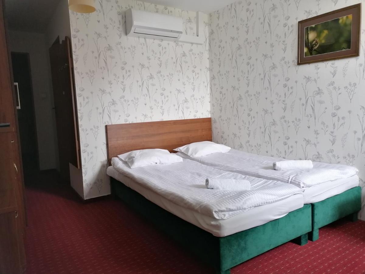 Pensjonat Telimena Hotel Zwierzyniec Buitenkant foto
