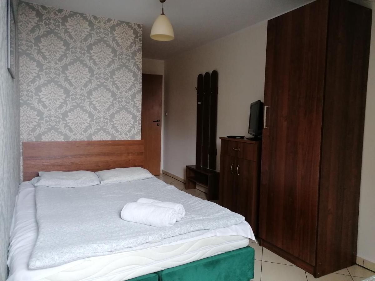 Pensjonat Telimena Hotel Zwierzyniec Buitenkant foto