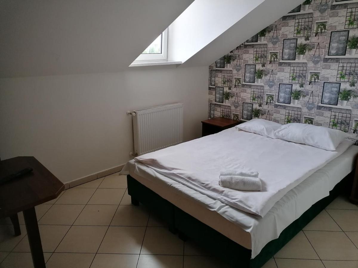 Pensjonat Telimena Hotel Zwierzyniec Buitenkant foto