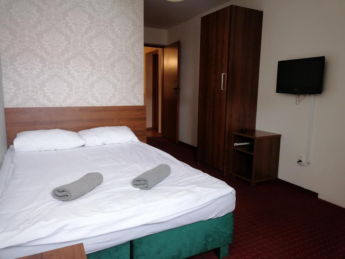 Pensjonat Telimena Hotel Zwierzyniec Buitenkant foto
